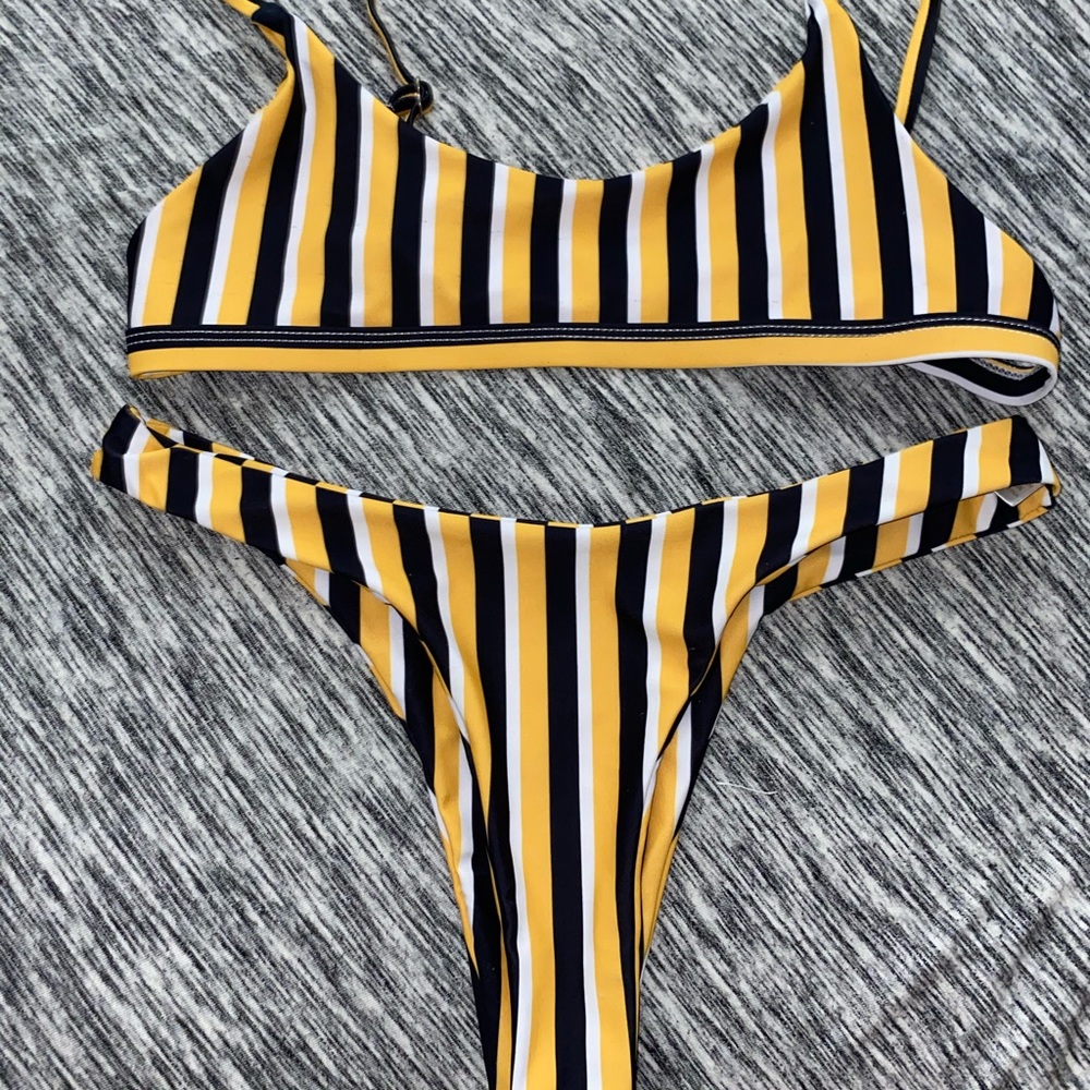 SHEIN Yellow/Black/White striped bikini